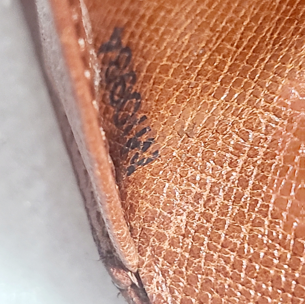 Louis Vuitton Monogram Wallet - Picture 5 of 7